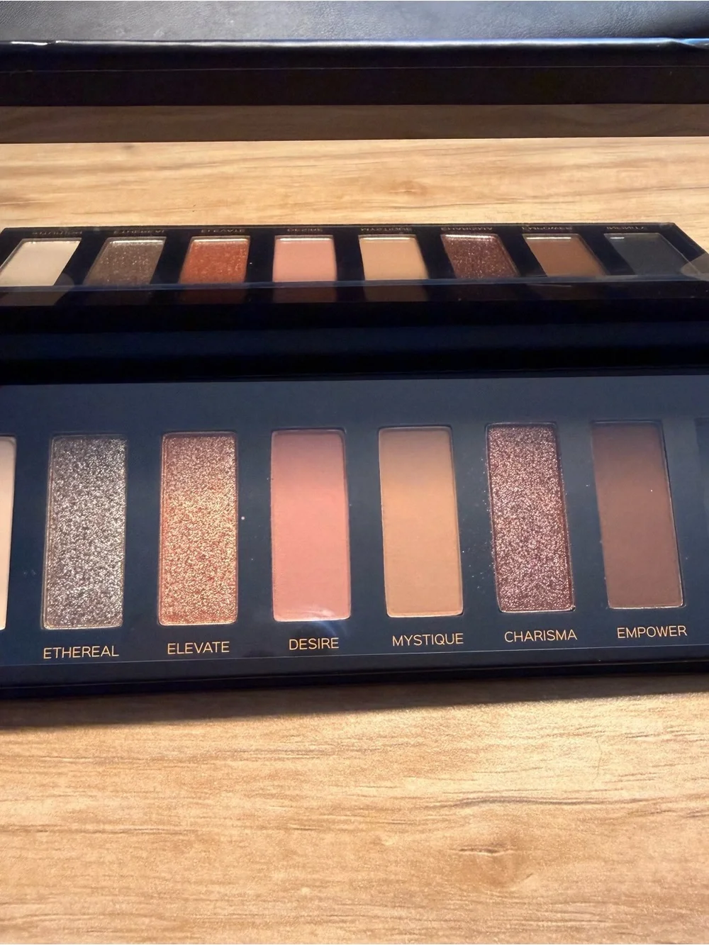 Defiance Eyeshadow Palette - Black